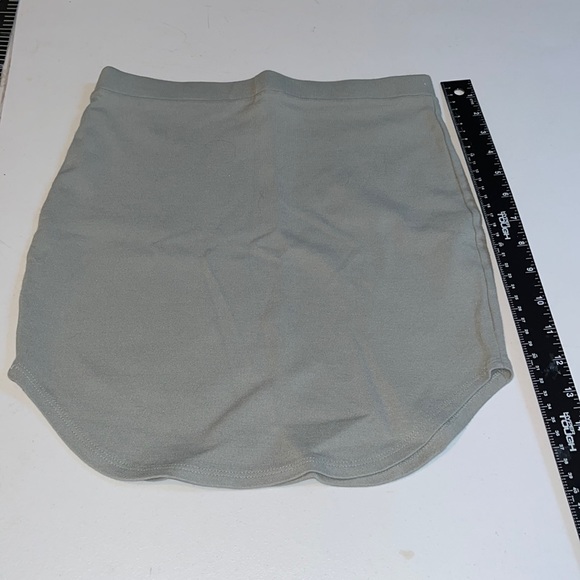 Forever 21 size small light mint green skirt with stretch pull on - Picture 1 of 4
